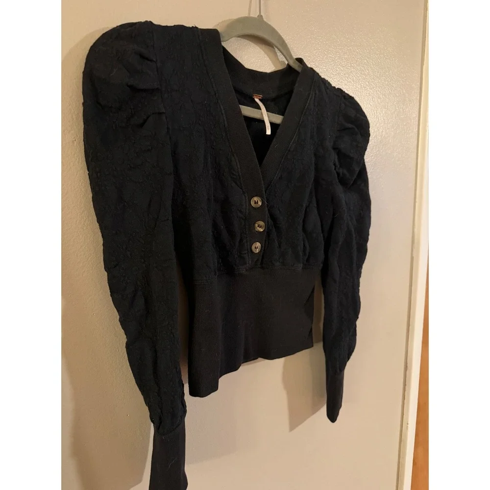 Free People Black Puff Sleeve Floral Jacquard V-Neck Button Top‎ XS